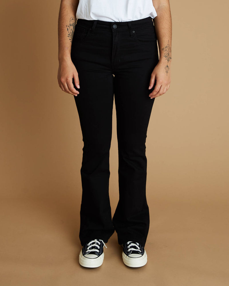 Levi's 725 High Rise Bootcut (Night is Black)