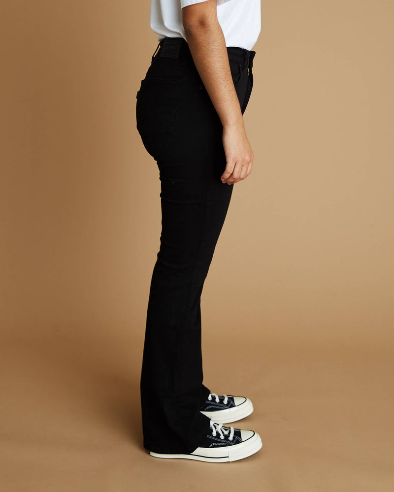 Levi's 725 High Rise Bootcut (Night is Black)