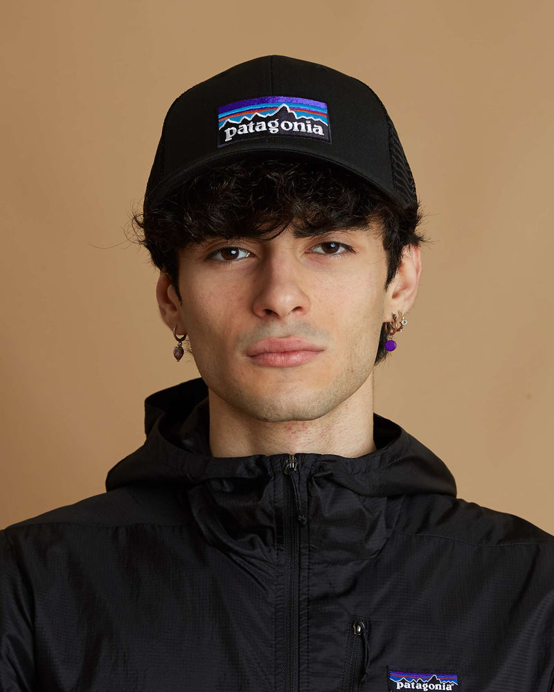 Patagonia P-6 Logo Trucker Hat (Blk)