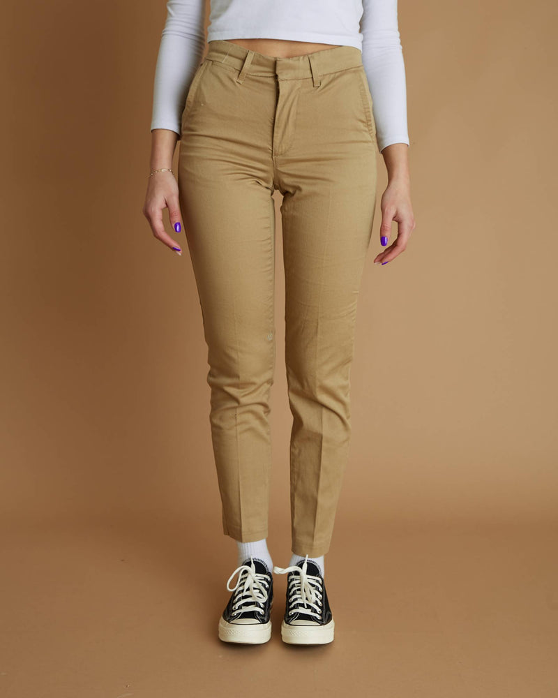Levi’s Essential Chino (Unbasic Khaki)