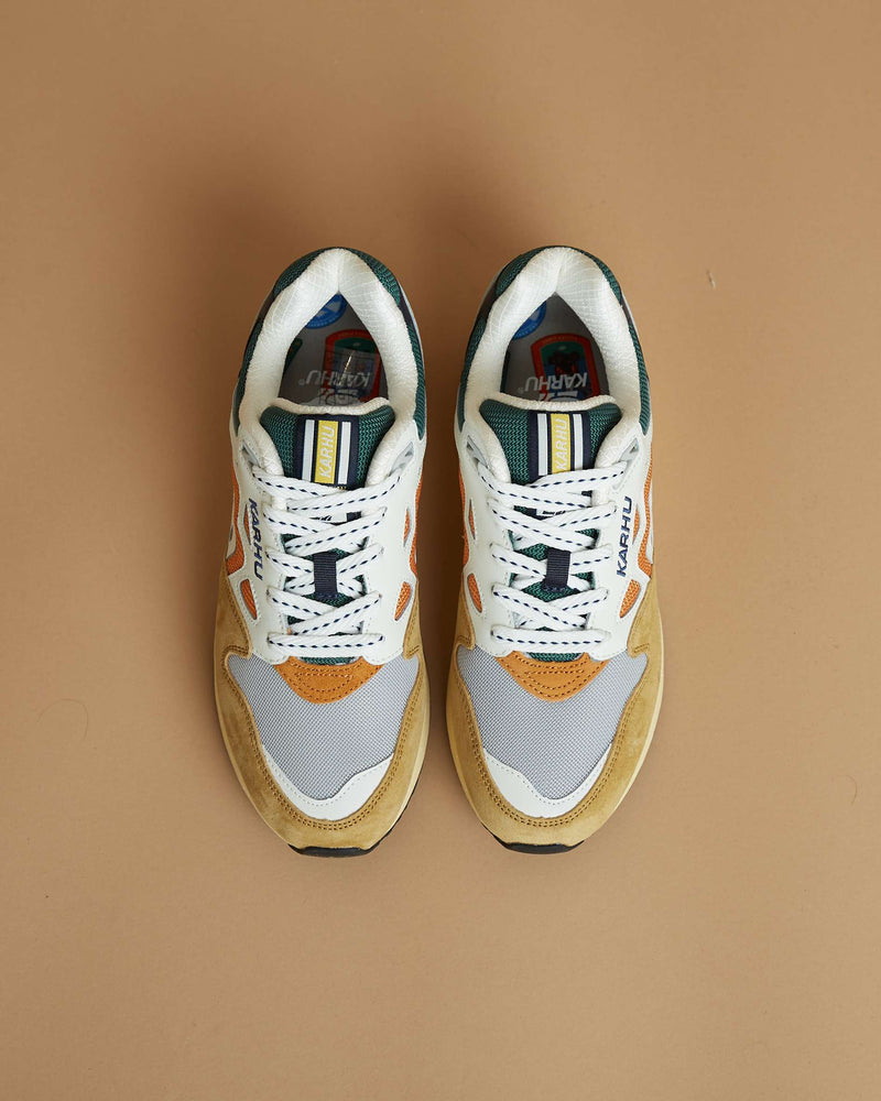 Karhu Legacy 96 (Curry/ Nugget)